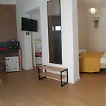 Llimo House *